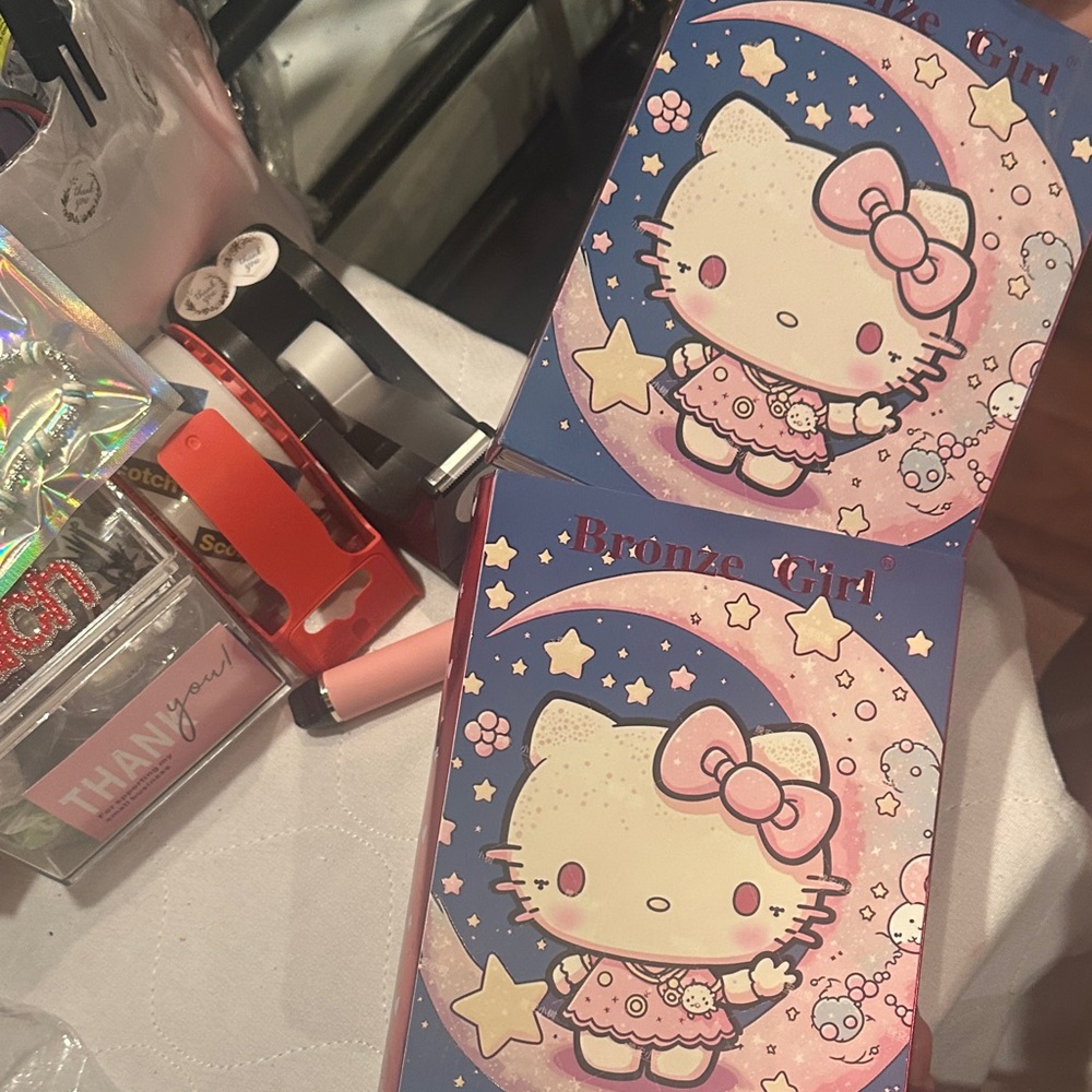 Hello Kitty Makeup Set - Pink and Blue - Picture 5 of 5